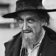 English actor Ron Moody at Shepperton Studios, in costume for his role as Fagin in 'Oliver', directed by Carol Reed, 1968. (Photo by Graham Stark/Hulton Archive/Getty Images)